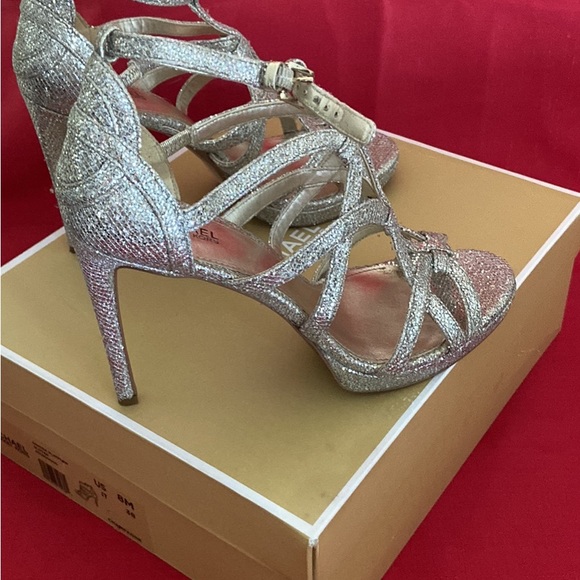 Micheal Kors “SANDRA” Glitter Platform Sandal - Picture 3 of 4